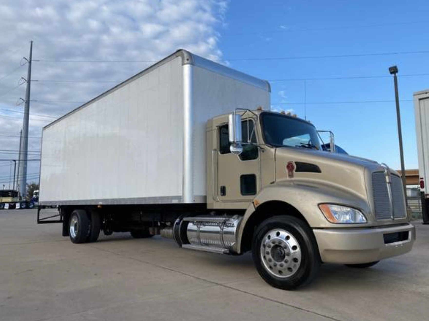 this image shows truck repair in Elizabeth, New Jersey